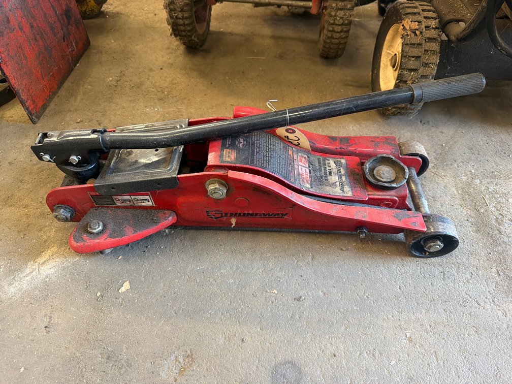 Strongway 2.5Ton Service Jack