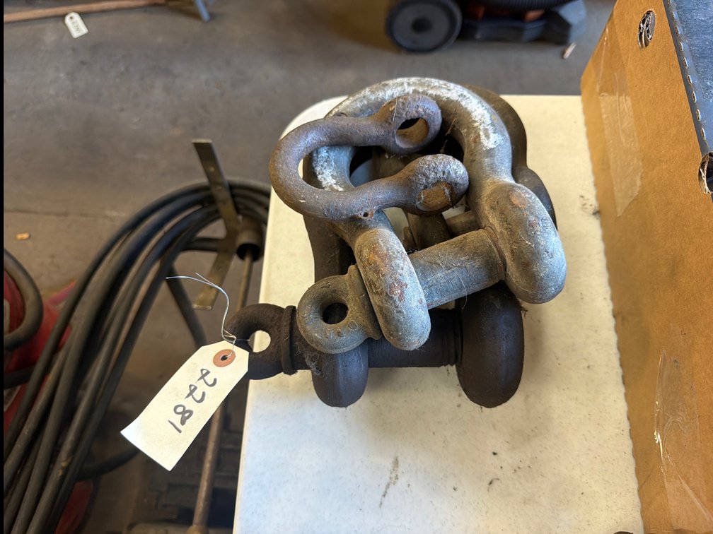 (4) Anchor Shackles