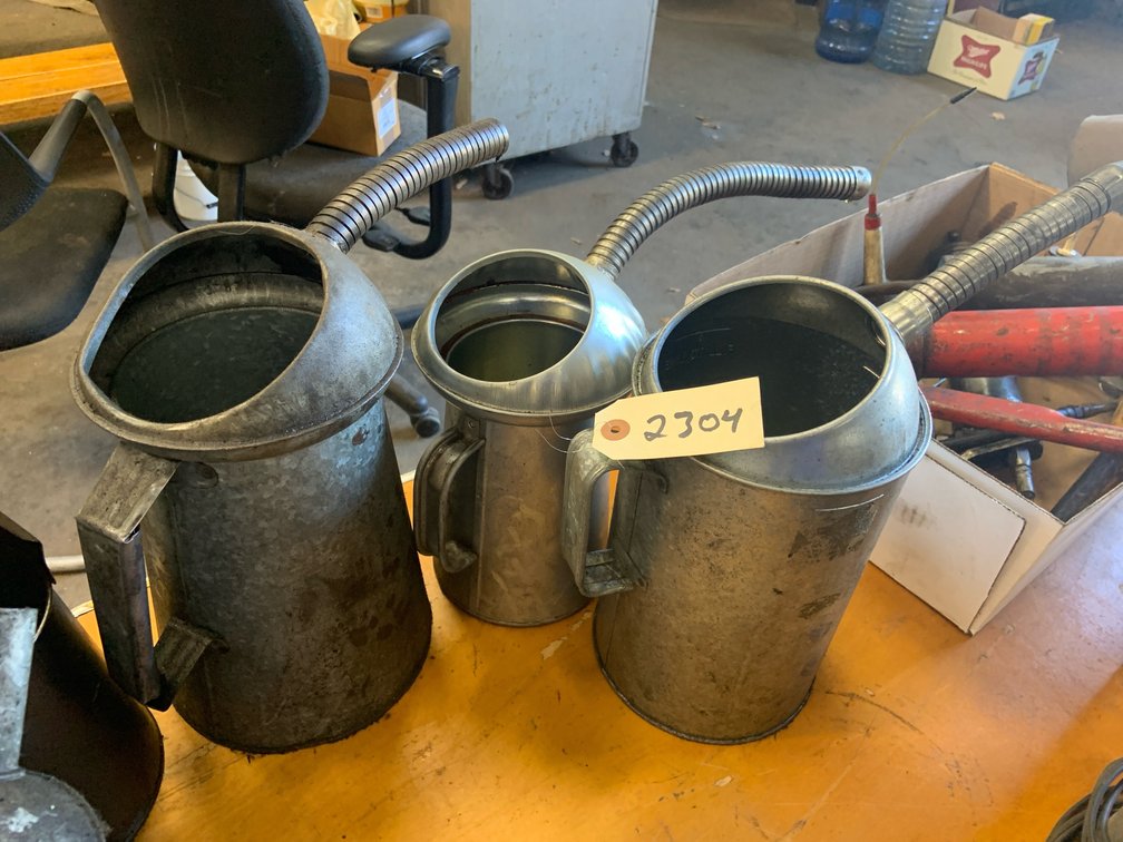 (3) Oil Cans