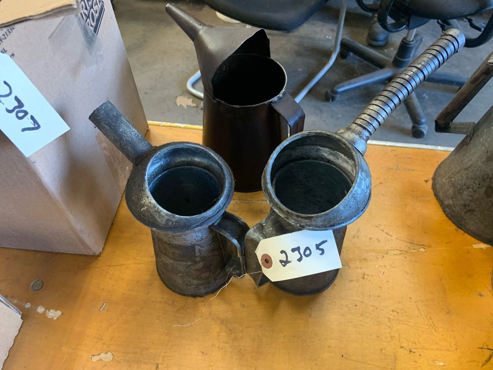 (3) Oil Cans