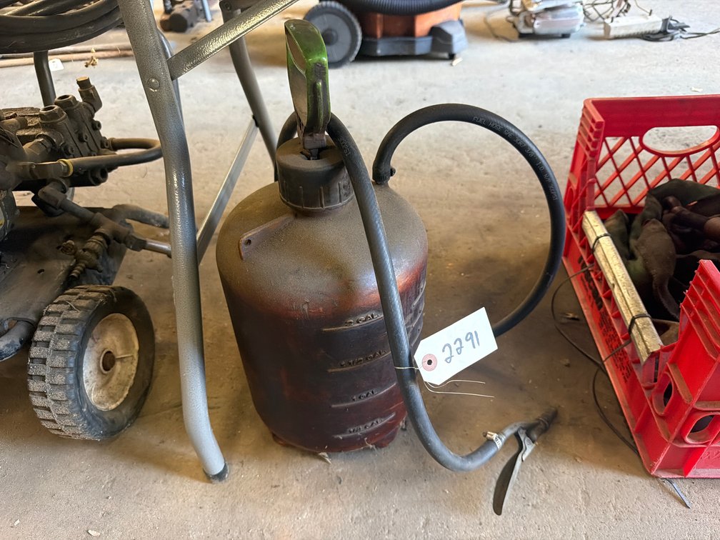 2-Gallon Pump Tank