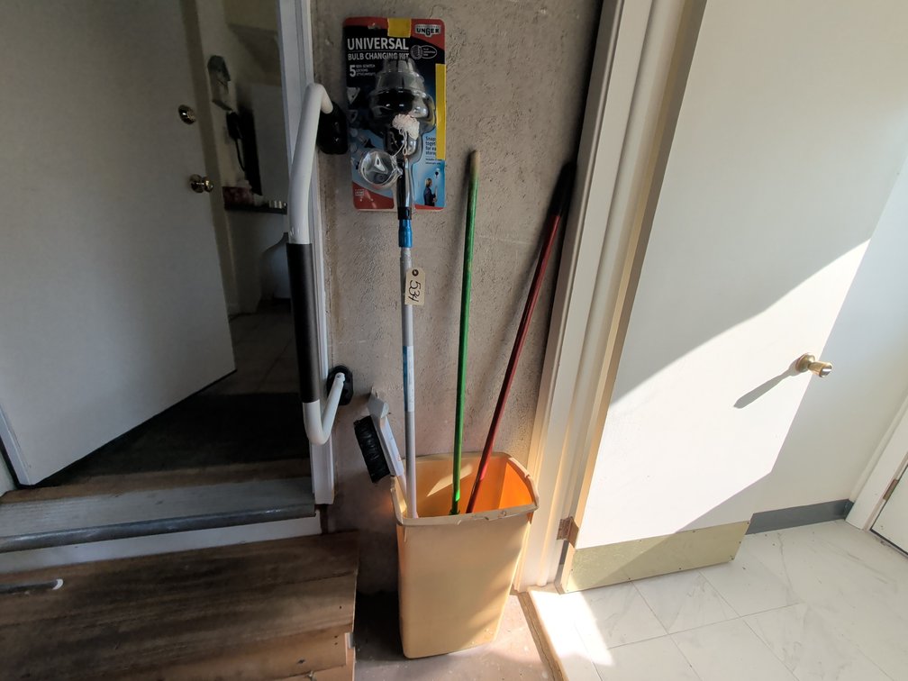 Universal Bulb Changing Kit