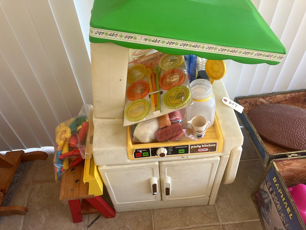Play Kitchen W/ Accessories