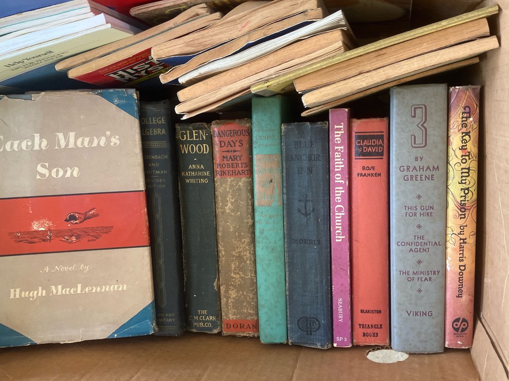 Books & Magazine Rack