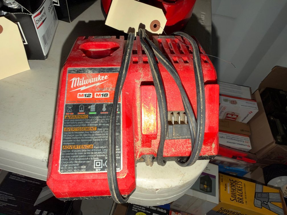 Milwaukee 18V Battery Charger
