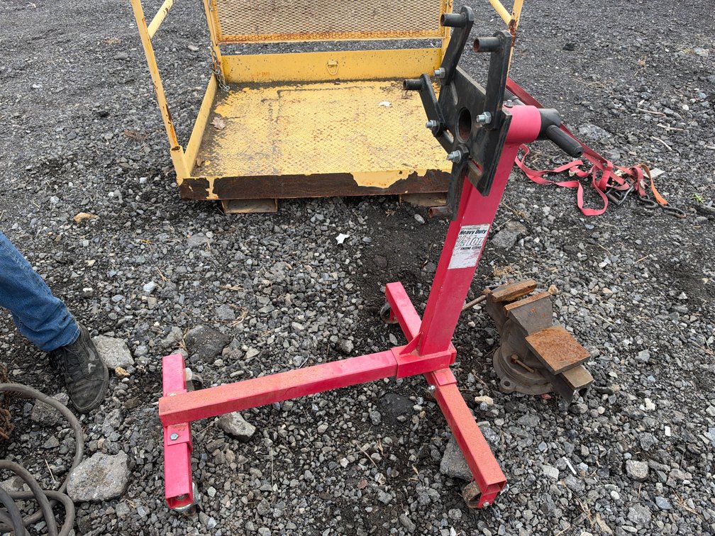 Pittsburgh 1/2 Ton Engine Stand