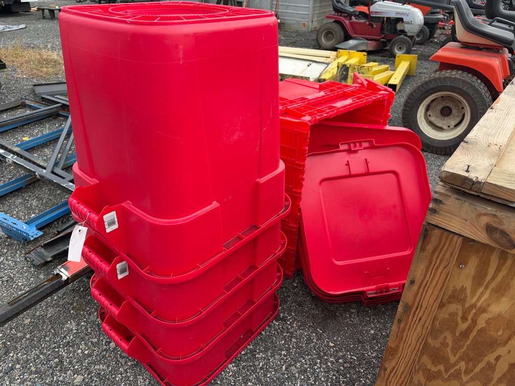 (4) Trashcans & Plastic Bins