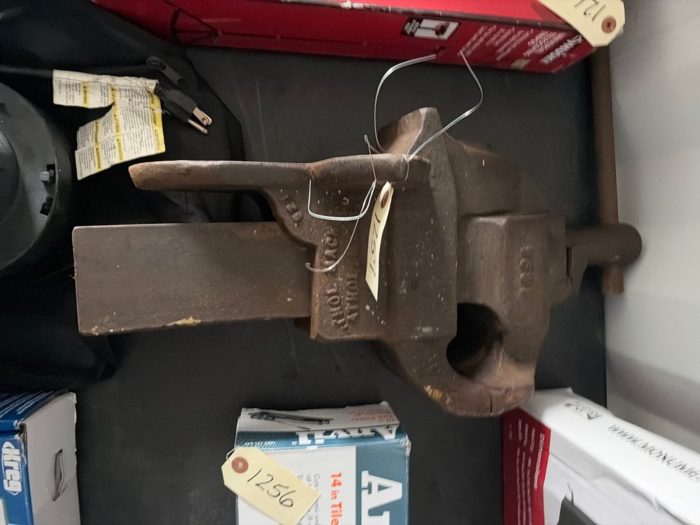 Heavy Duty Bench Vise
