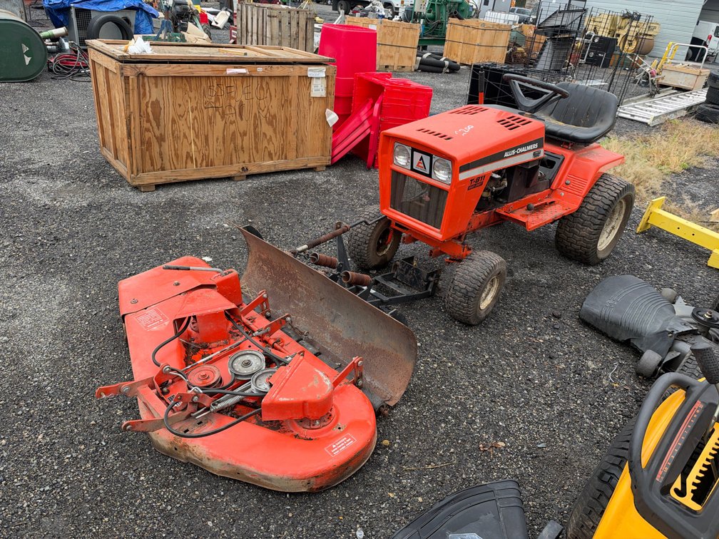 Allis-Chalmers T-811 Tractor With Mower Deck