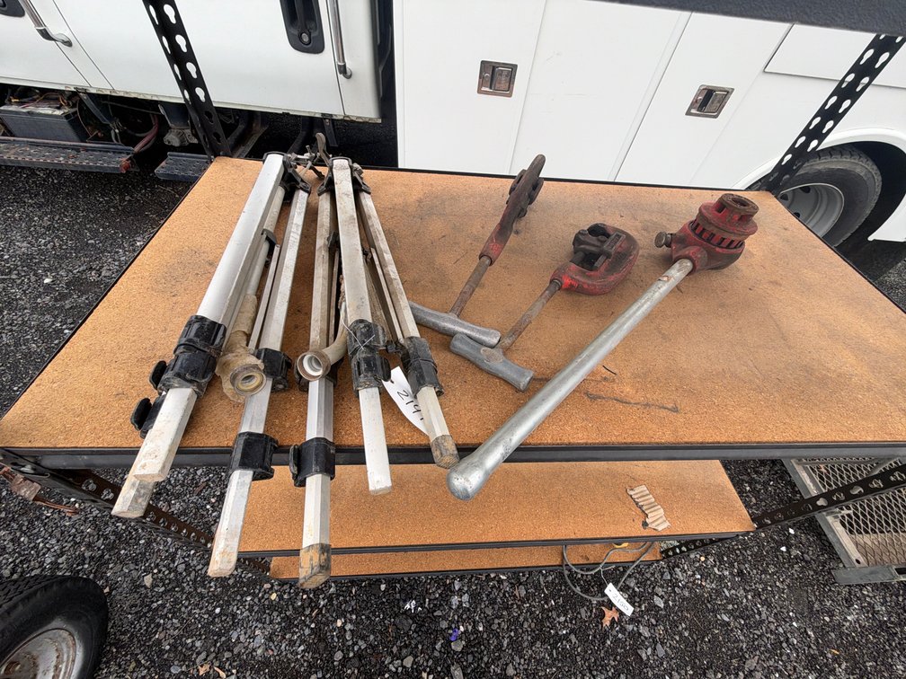 Ridgid Manual Pipe Threader & Pipe Cutters