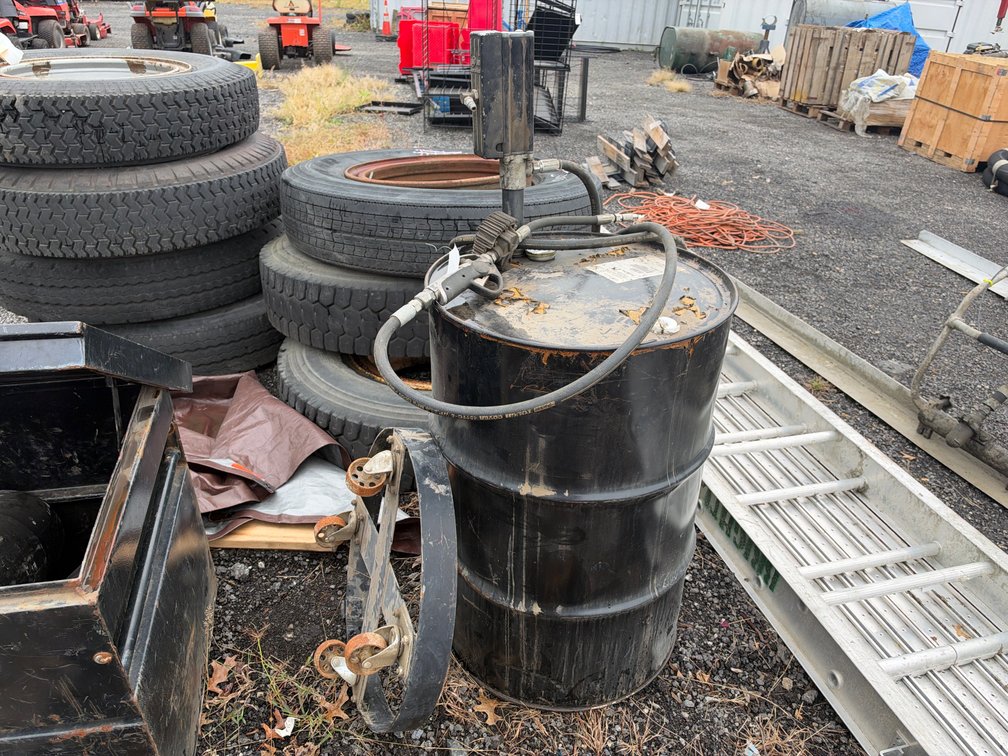 Hydraulic Oil Barrel & Pump