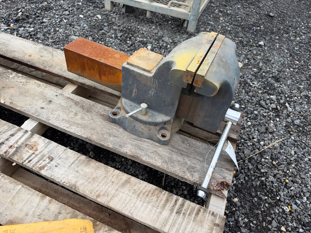 Heavy Duty Bench Vise