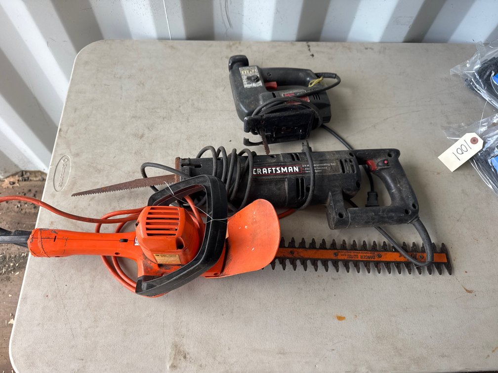 Black & Decker 16” Hedge Trimmer