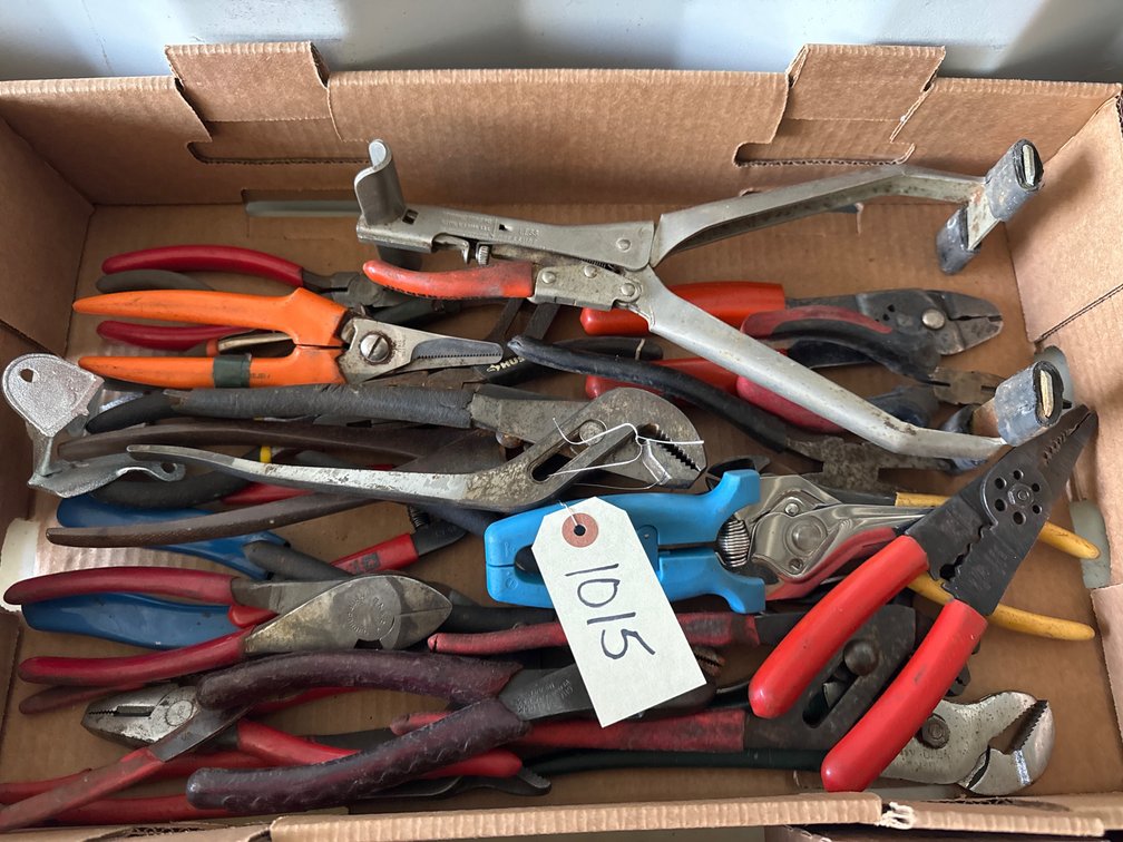 Pliers
