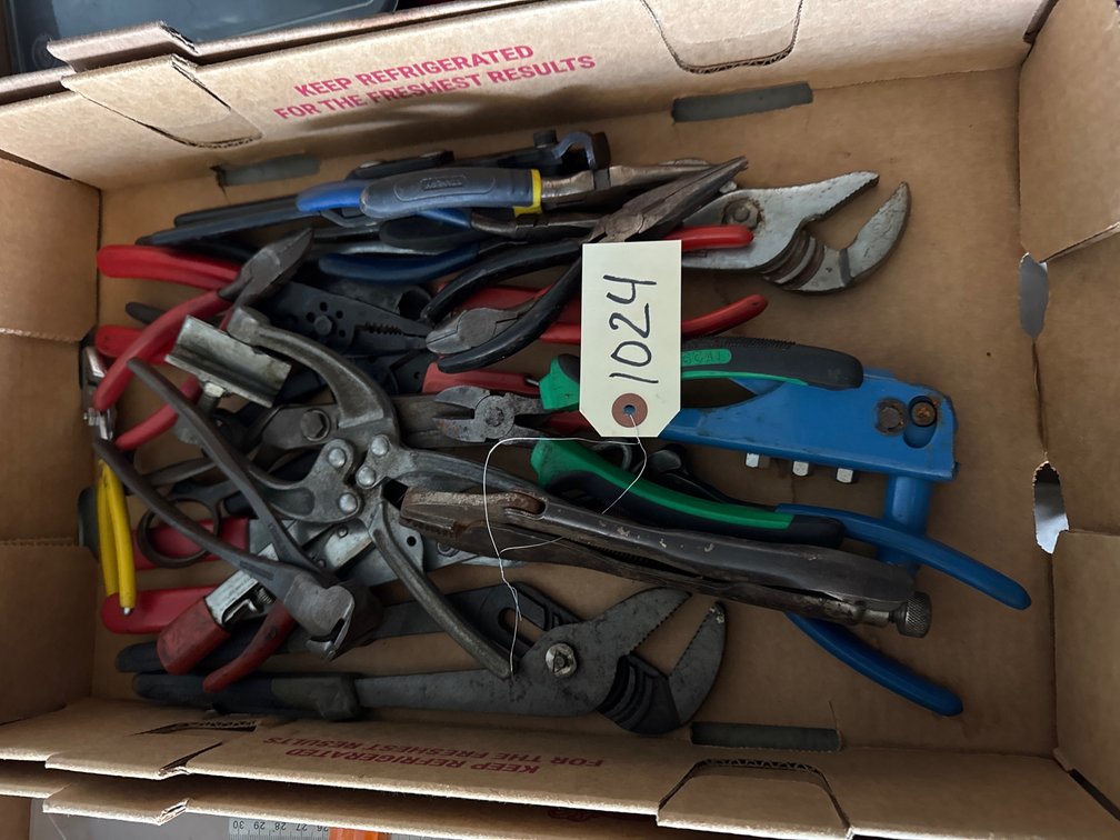 Pliers