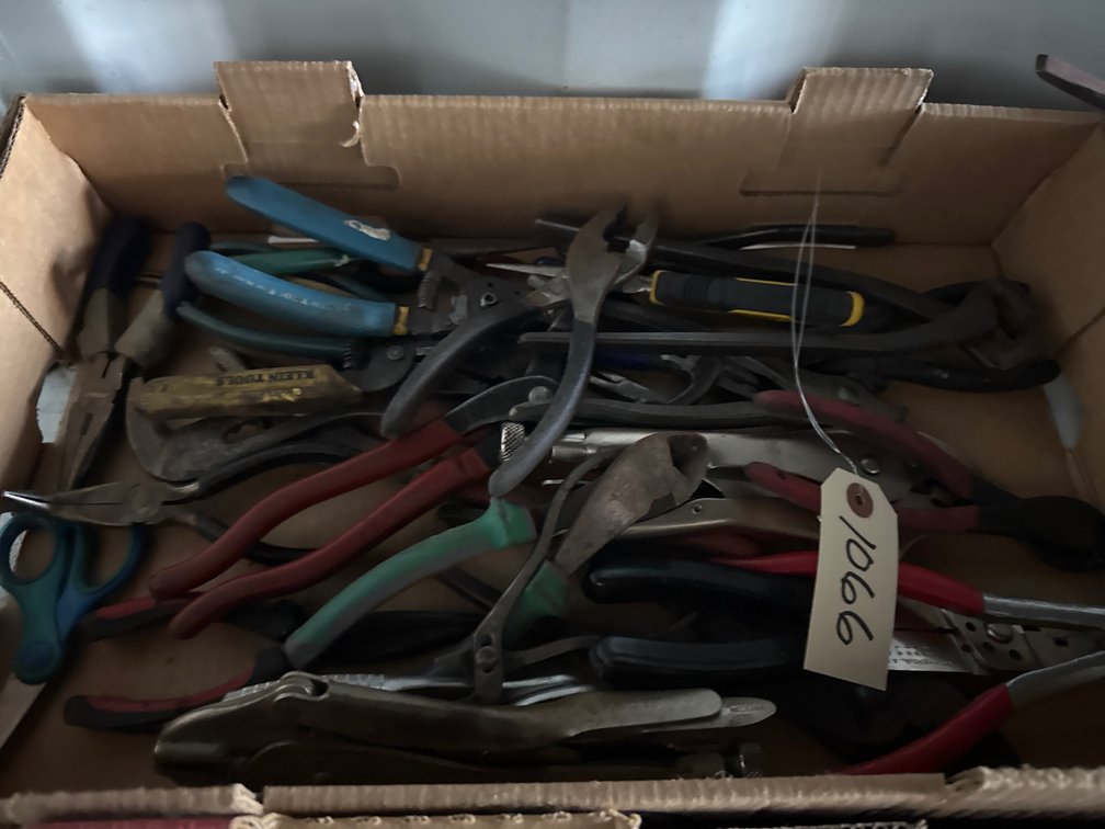 Pliers