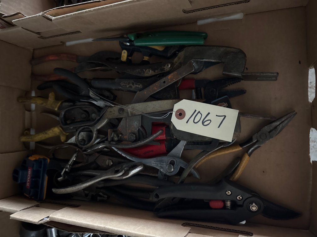 Pliers