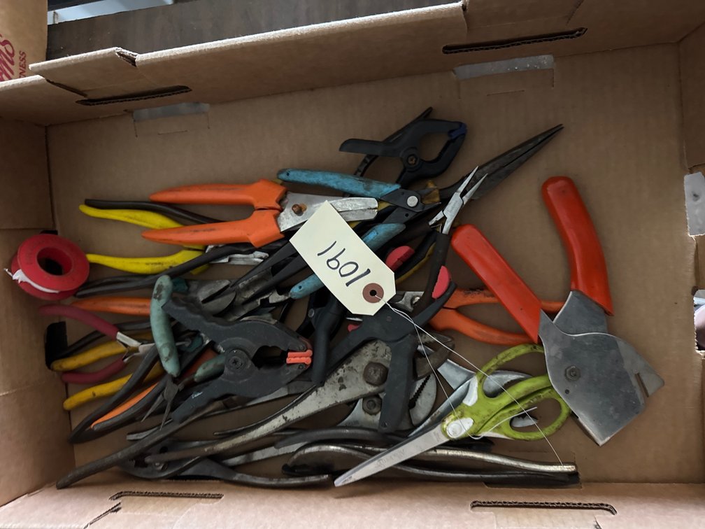 Pliers