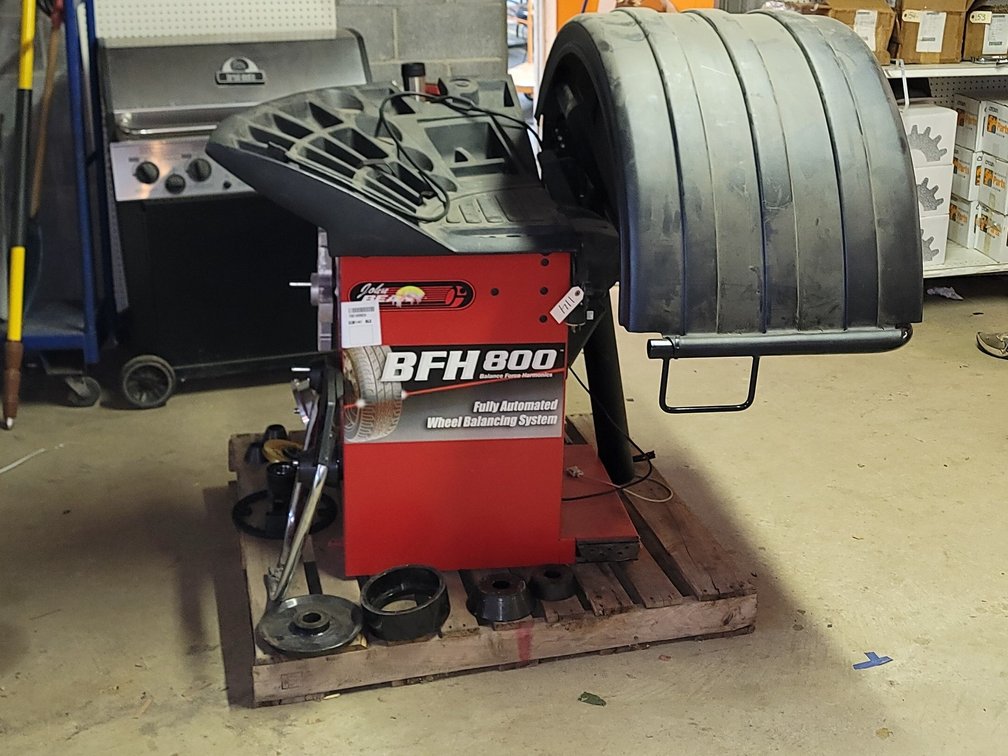 Wheel Balancing Machine .. Snap-On