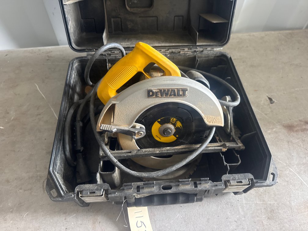 DeWalt Electric Circular Saw