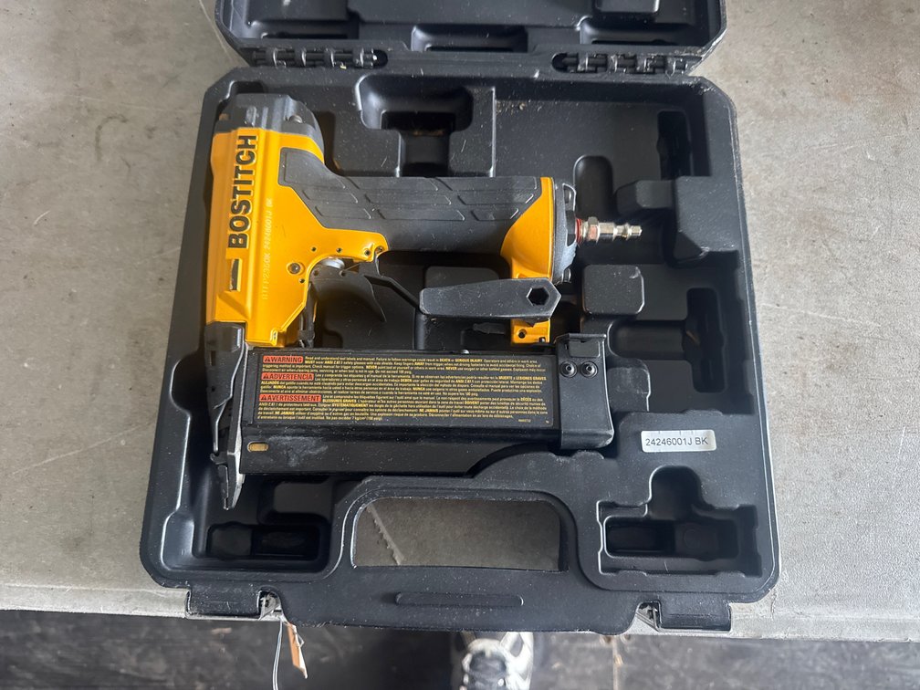 Bostitch Pneumatic Pin Nailer