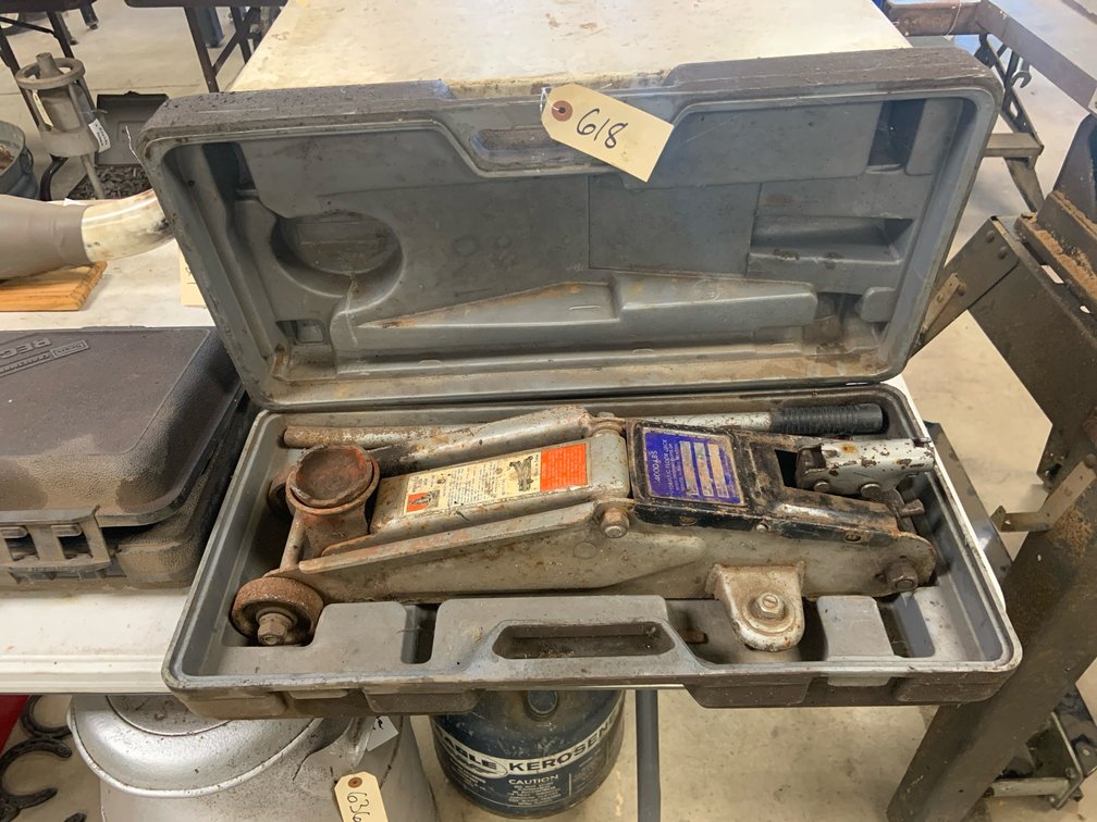 Hydraulic Floor Jack
