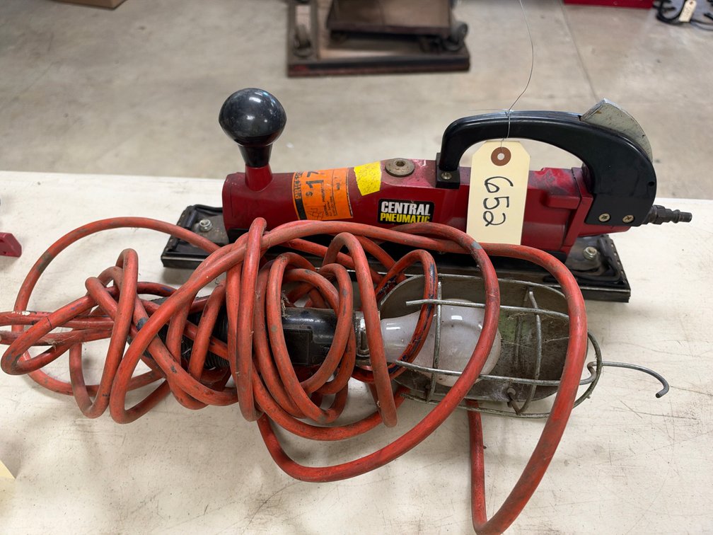 Central Pneumatic Sander & Work Light