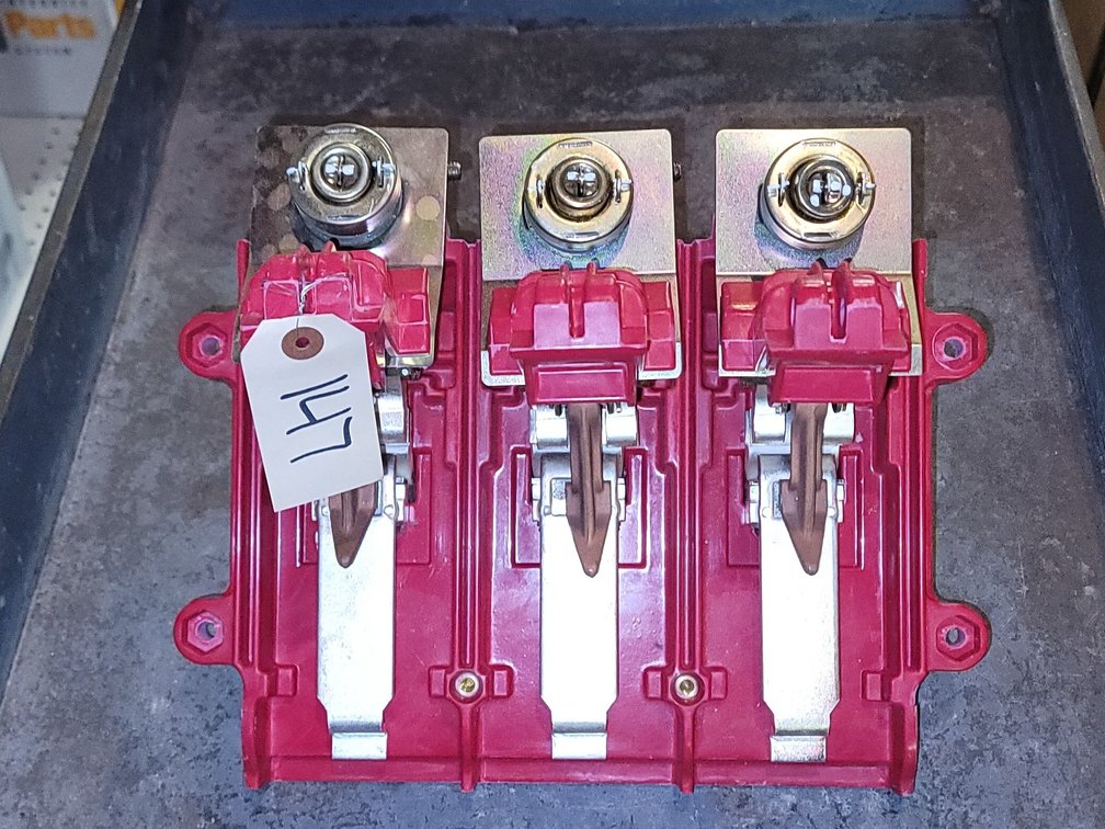 3 Pole Electrical Component