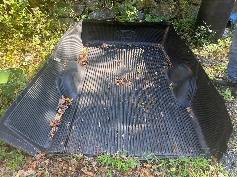 Ford 8’ Truck Liner