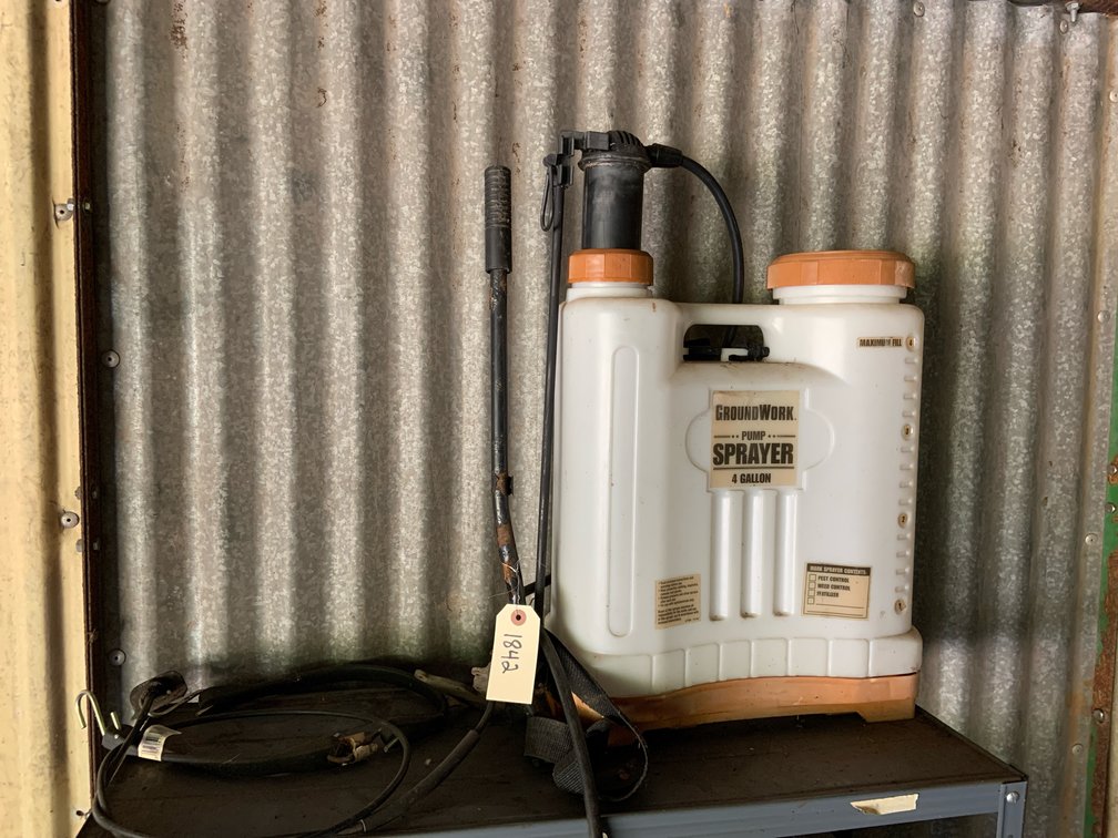 Ground Work 4 Gallon Pump Sprayer
