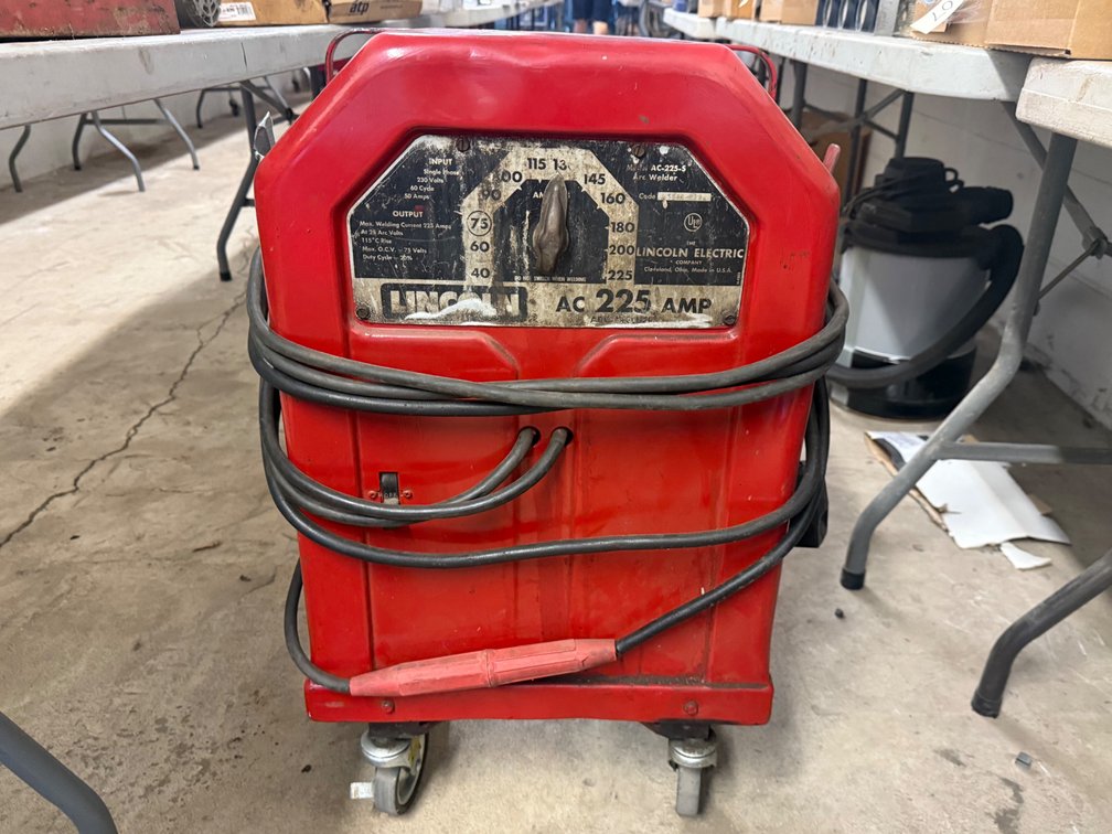 Lincoln Electric AC-225 Arc Welder