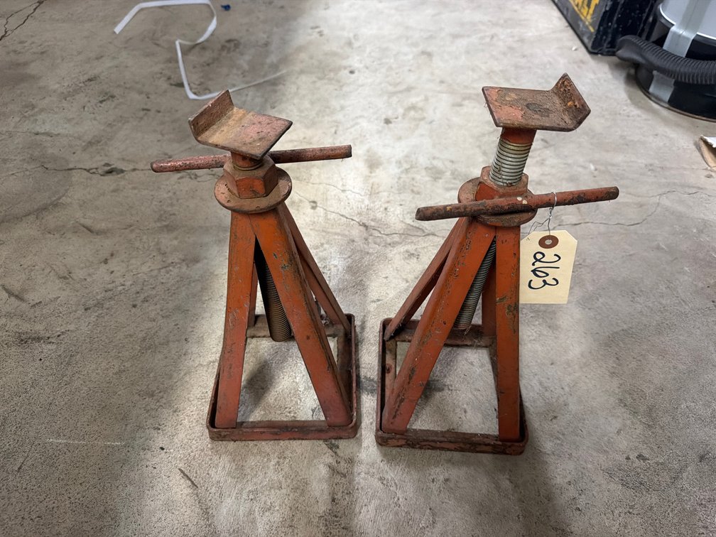2-Mechanical Screw-Type Jacks