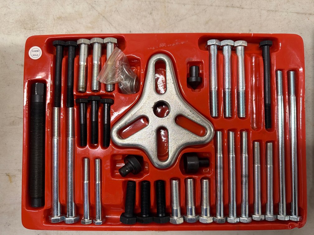 Pittsburgh Bolt Type Wheel Puller Set