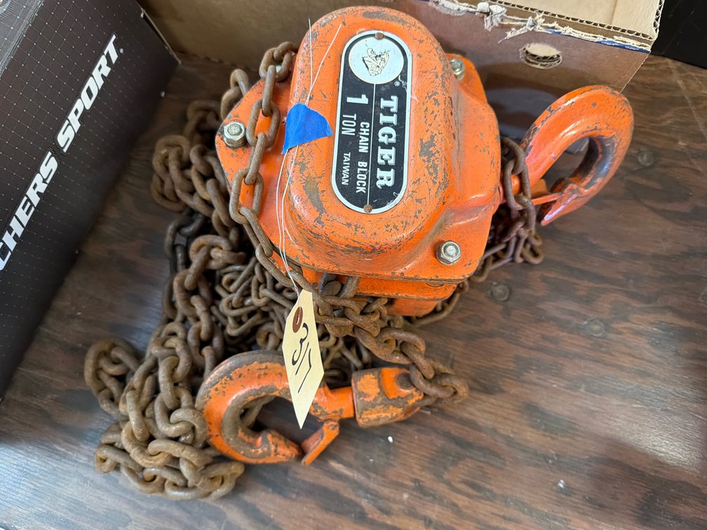 Tiger 1-Ton Manual Chain Hoist