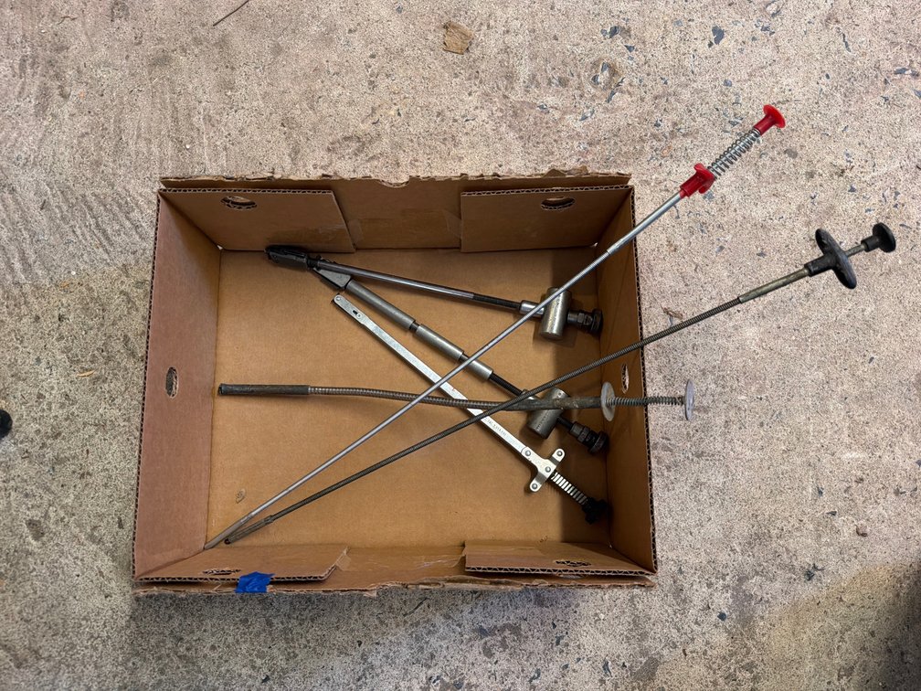 Flexible Pick-Up Tools & Hydraulic Valve Pullers