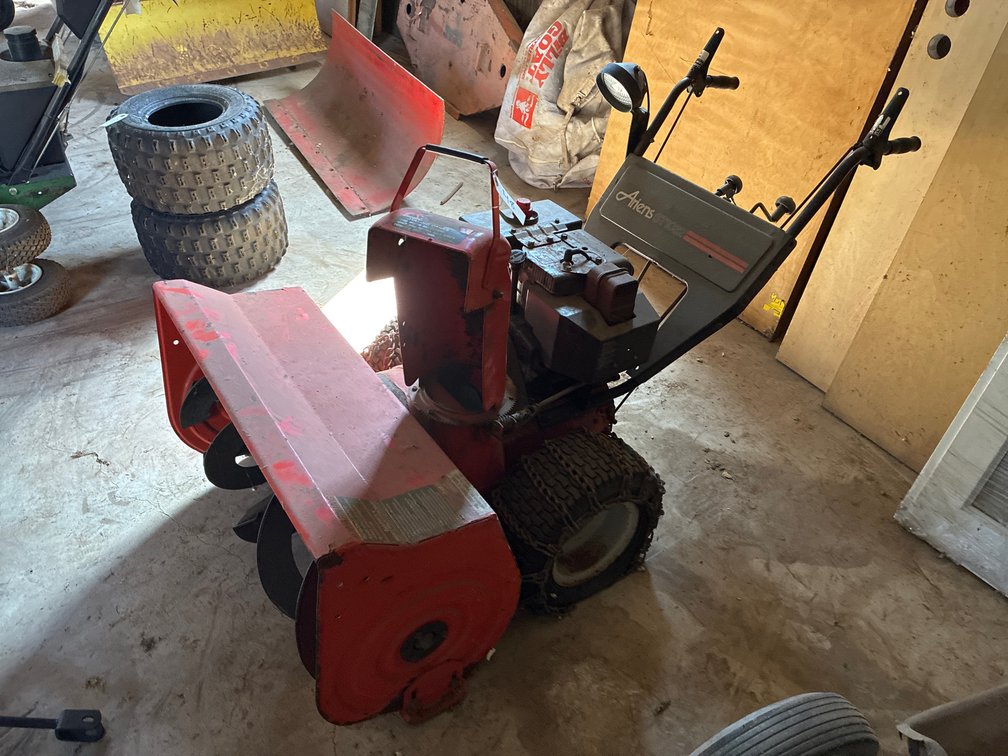 Ariens ST1032 Gas Snowblower