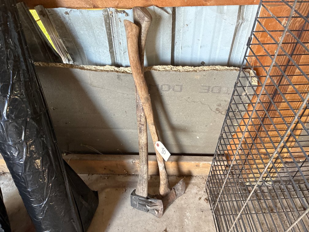(2) Axes