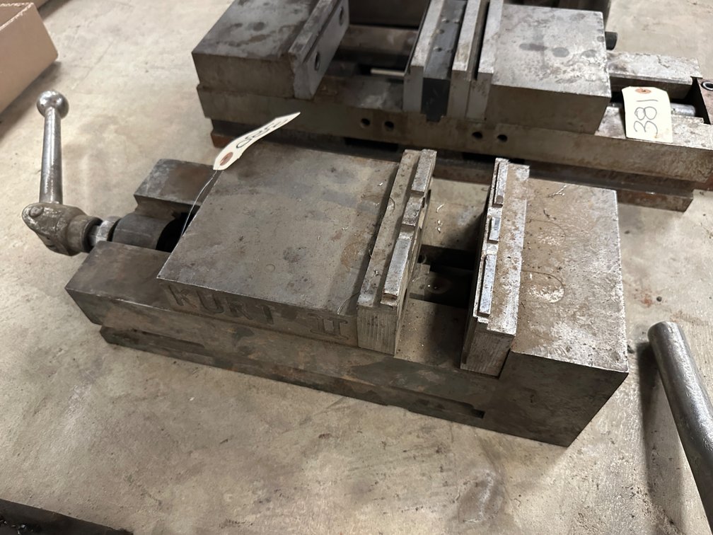 Kurt Heavy-Duty Milling Machine Vise
