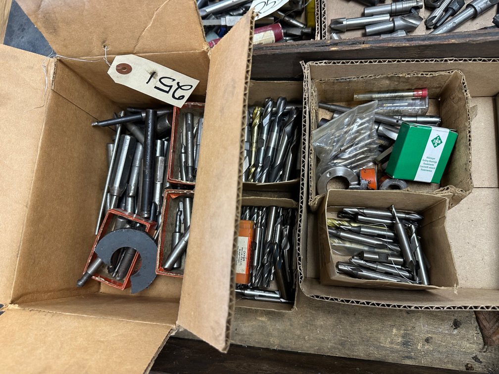 Machine Screws & Hardware