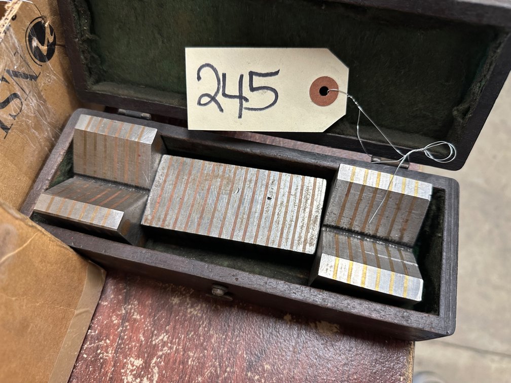 Precision Gauge & V-Blocks