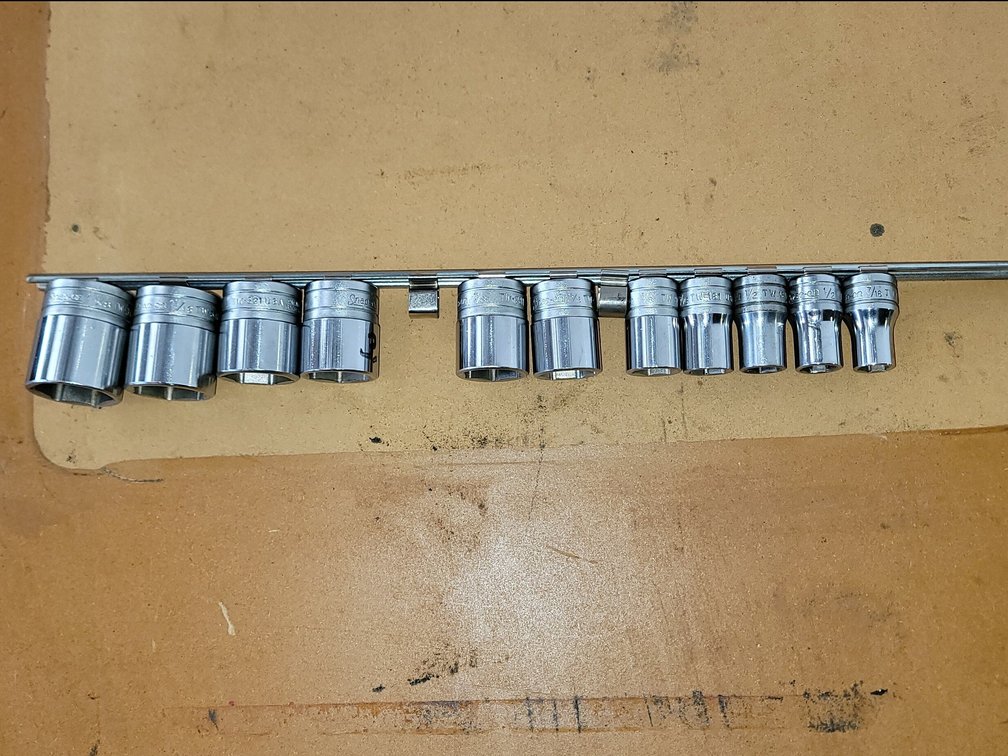 (11) Snap-On Sockets