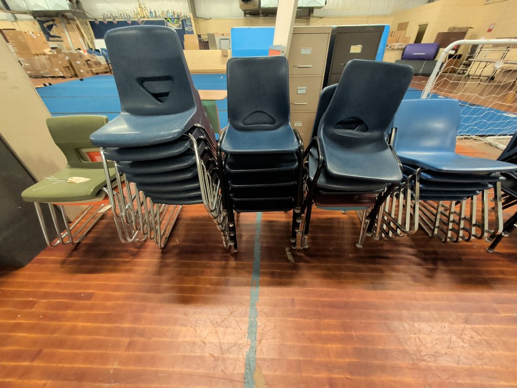 (26) Chairs