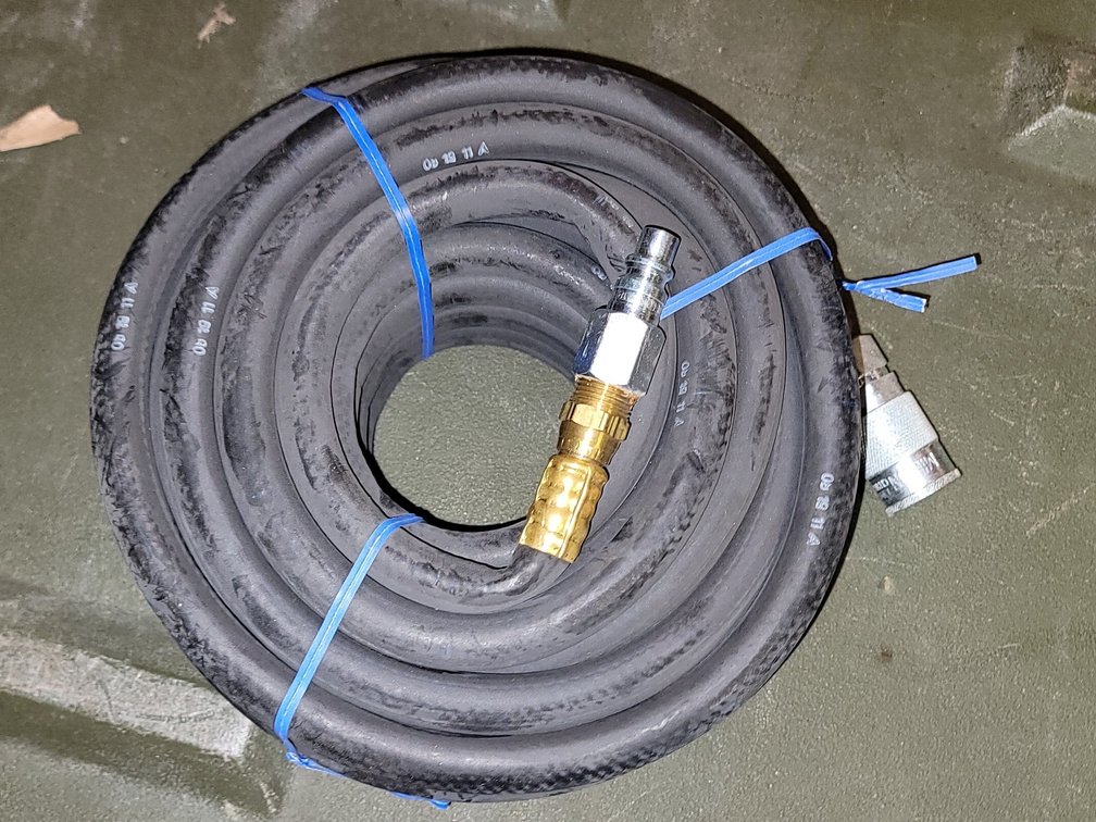 (5) Air Hoses