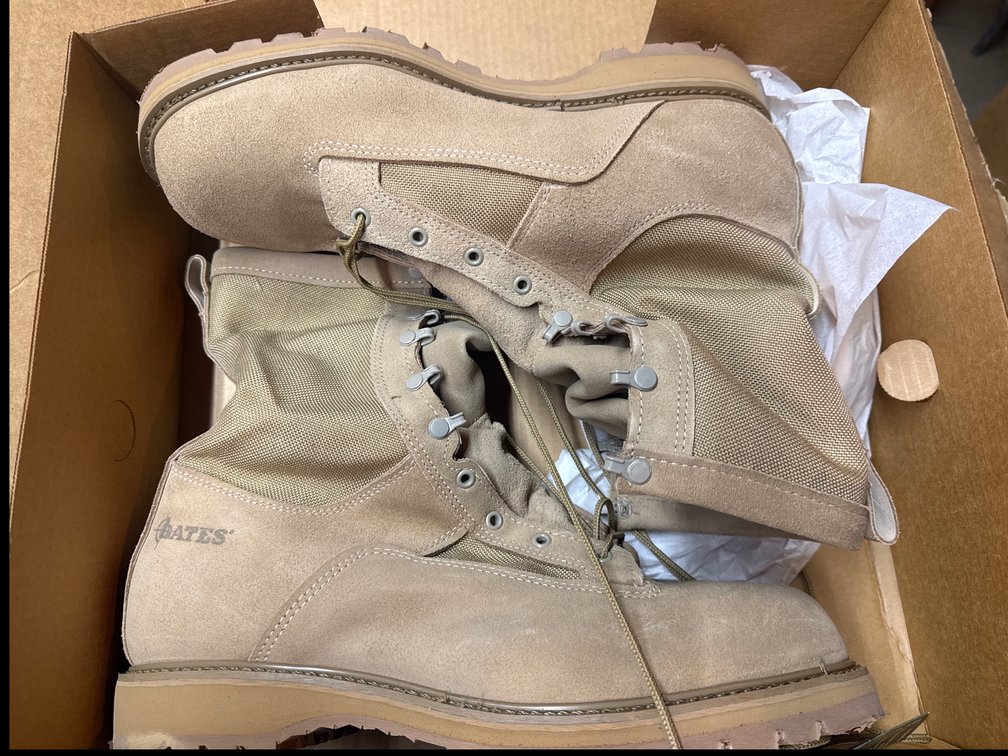 (5) Bates Combat Boots