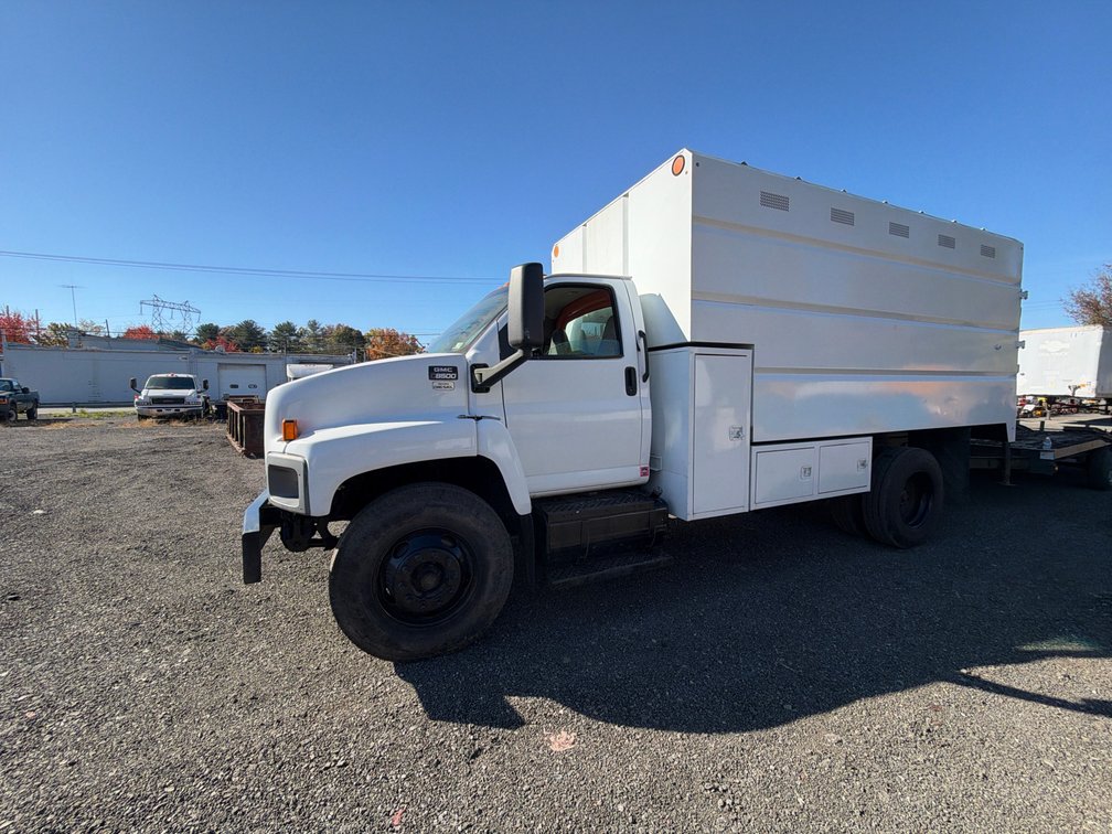 2009 GMC 30 Yard Chip Truck