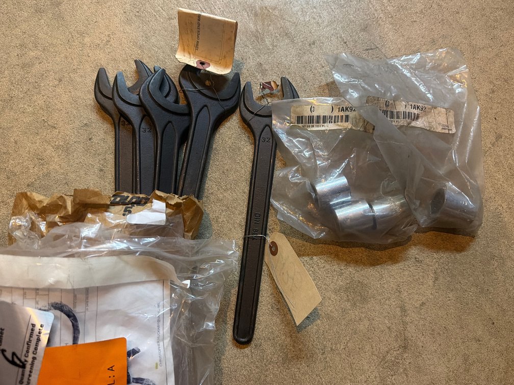 (5) Wrenches & (4) 3/8” Drive Sockets