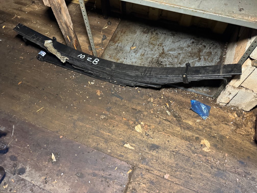 L8000 Ford Truck Rear Spring