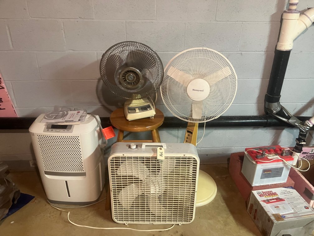 (4) Fans