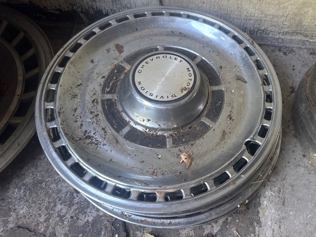 (4) Chevrolet Hubcaps