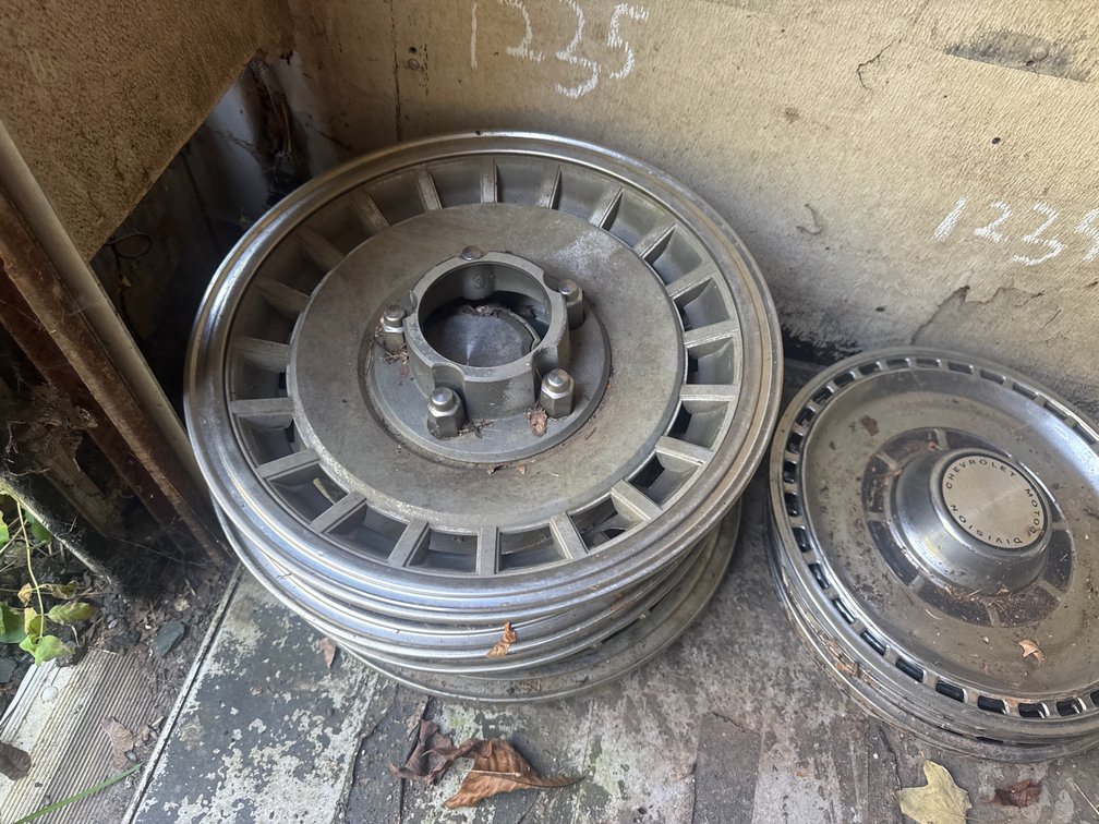(4) Hubcaps